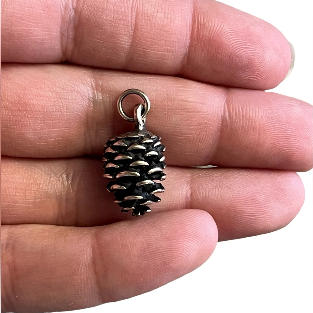 James Avery Retired Sterling Silver Pinecone Charm Pendant 925 Winter